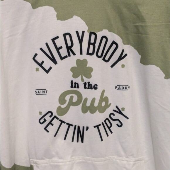 Green & White "Everybody In The Pub Gettin' Tipsy" Adult's Hoodie Size L - Picture 2 of 6